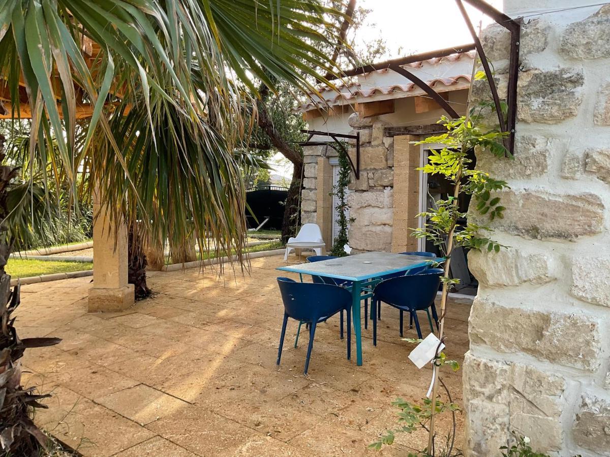Mazet Du Pecheur Villa Saint-Laurent-dʼAigouze Exterior foto